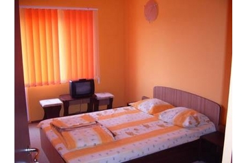 Románia Privát 2 Mai, Exteriőr